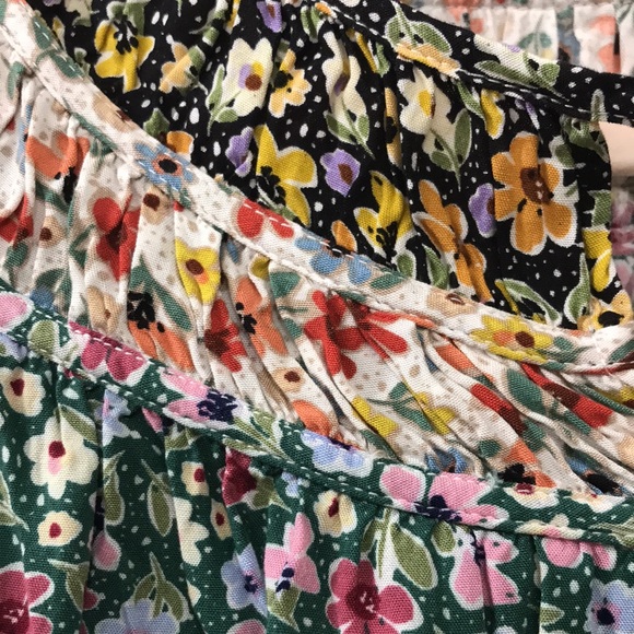 JODIFL size S Peasant floral blouse. - Picture 3 of 5